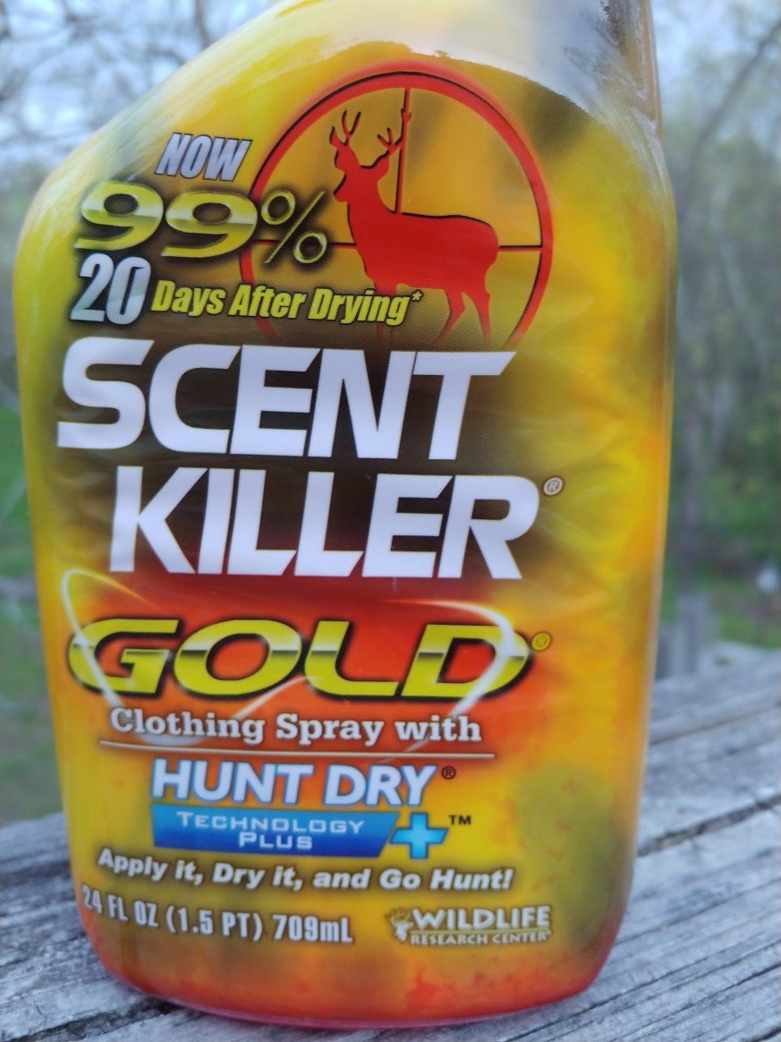 scent control clothing spray for hunting in the woods